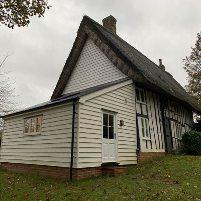 Replacement extension to a Grade 2 Listed cottage