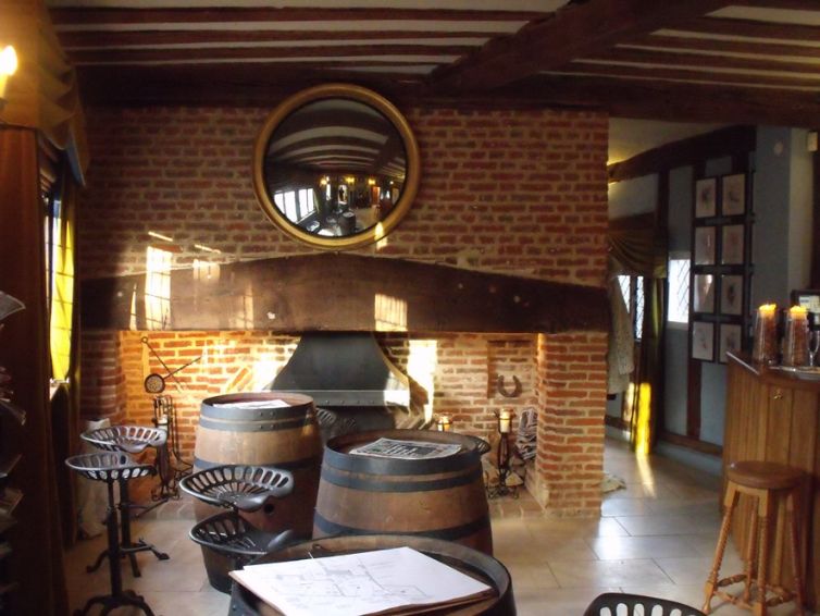 Change of use of a Grade 1 Listed property from Residential to a Kitchen restaurant & Bar, Lavenham, Suffolk.